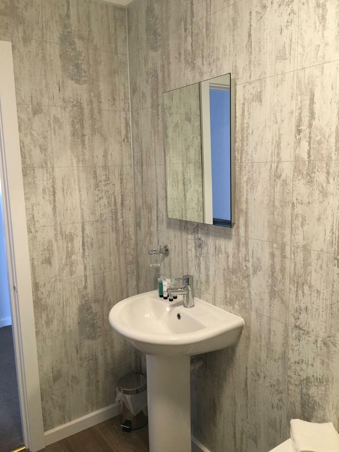 Highgate Inn Hotel 彭布罗克 外观 照片