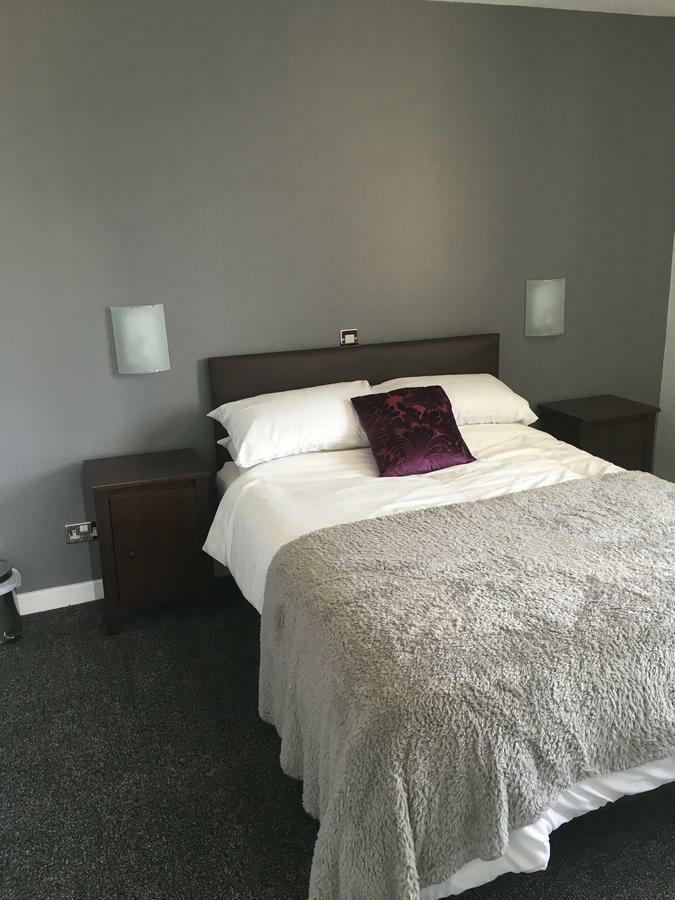 Highgate Inn Hotel 彭布罗克 外观 照片